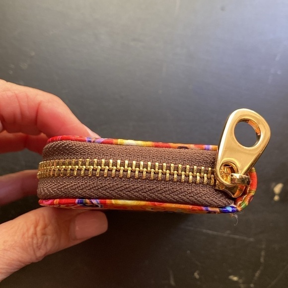 NWOT Cats CLASSIC CC CARD HOLDER CASE Womens zip closure 10 slots Gold tone - Picture 4 of 7